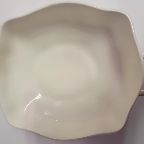 Oval Covered Vegetable Guernsey by Johnson Brothers crazing - Picture 3 of 5